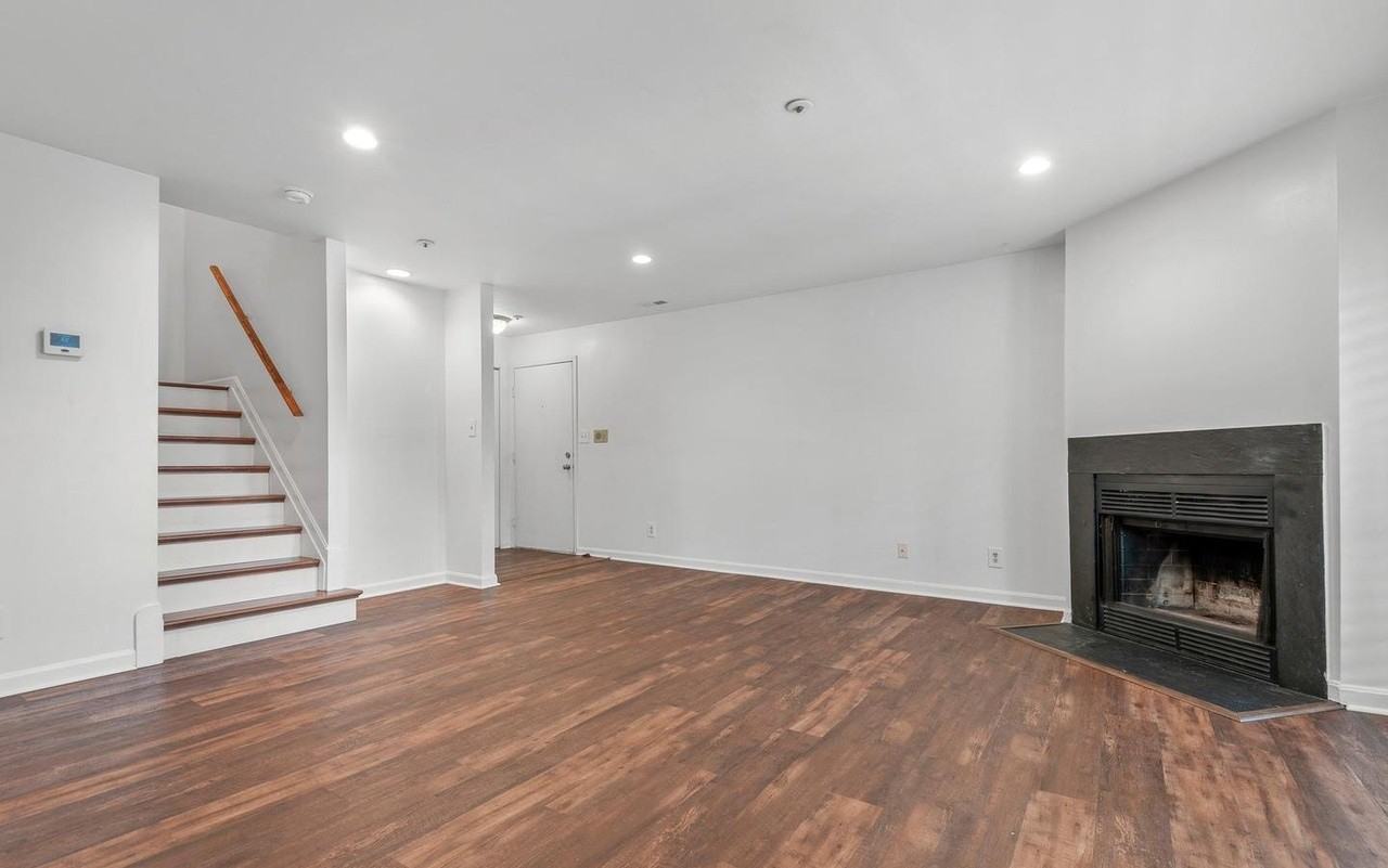 4942 Columbia Rd - Photo 4 of 33