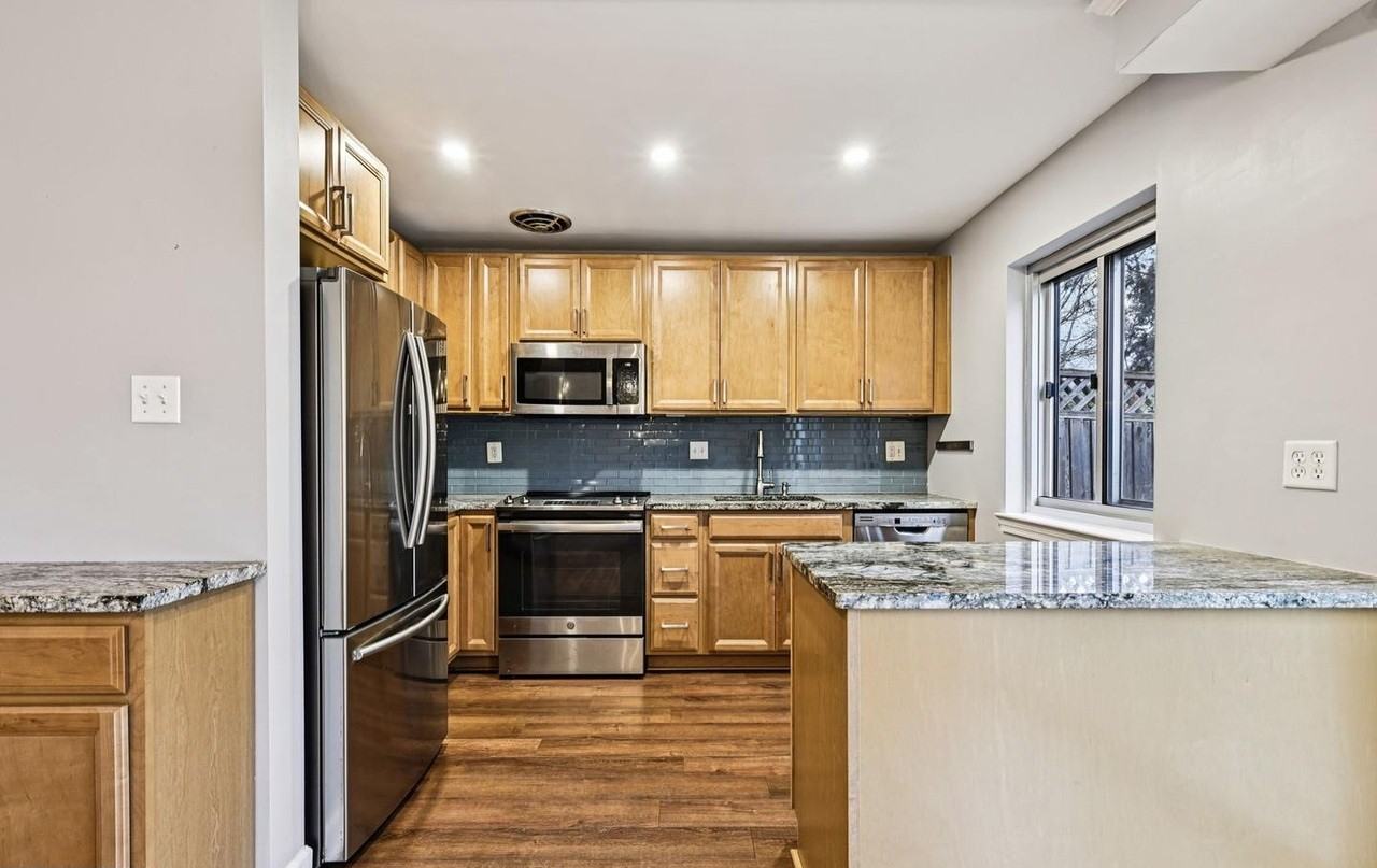 5013 Sentinel Dr - Photo 3 of 25