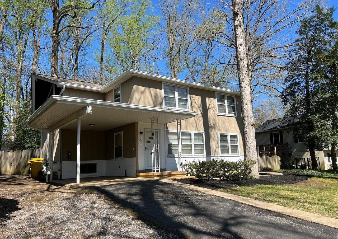 102 Oak Dr - Photo 2 of 20
