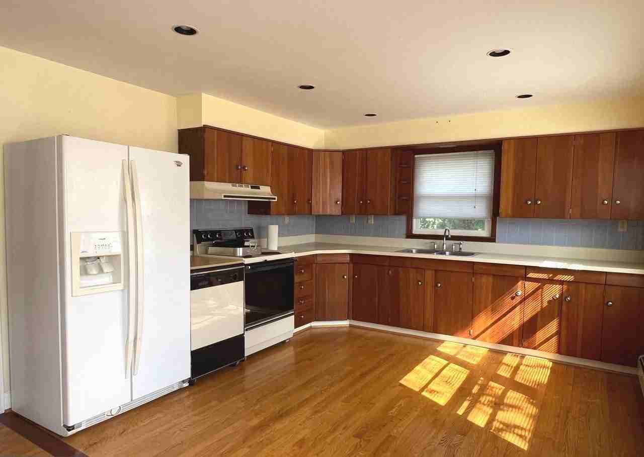 102 Oak Dr - Photo 3 of 20