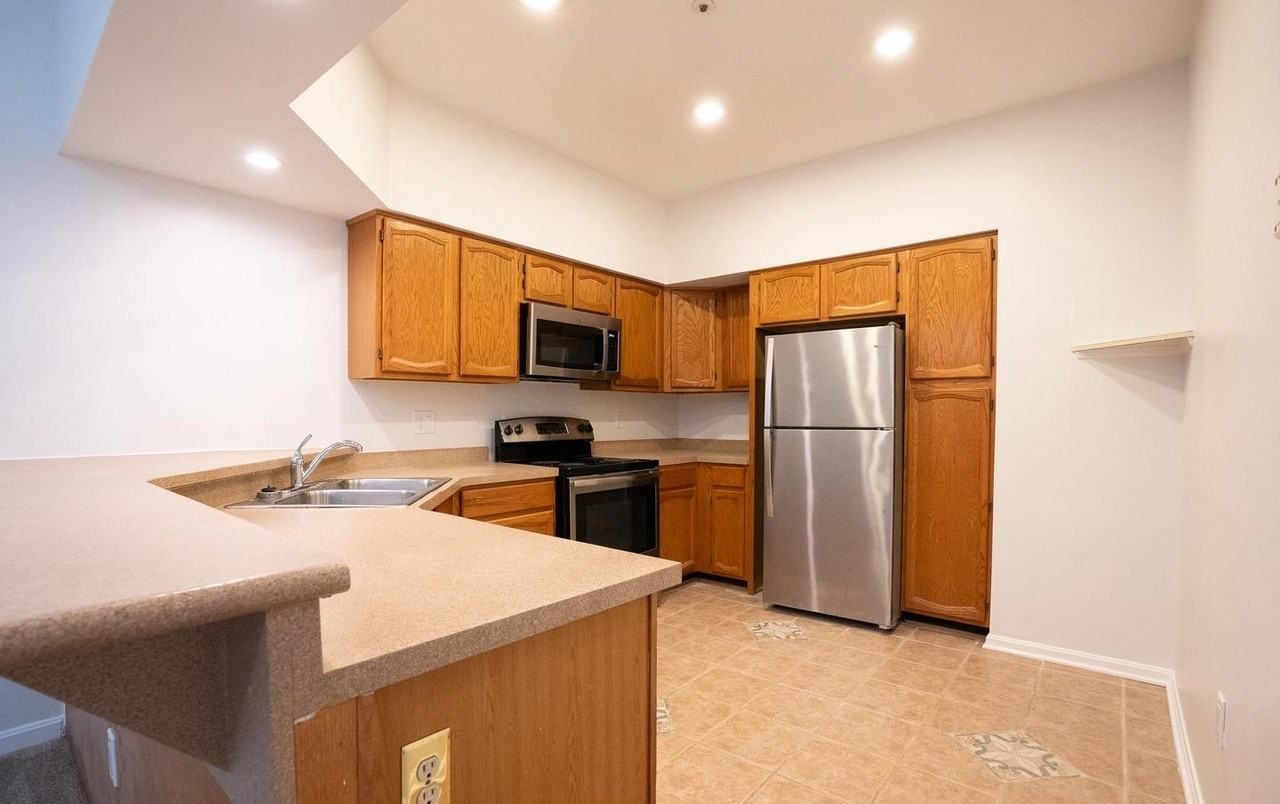 2707 Summerview Way - Photo 3 of 22