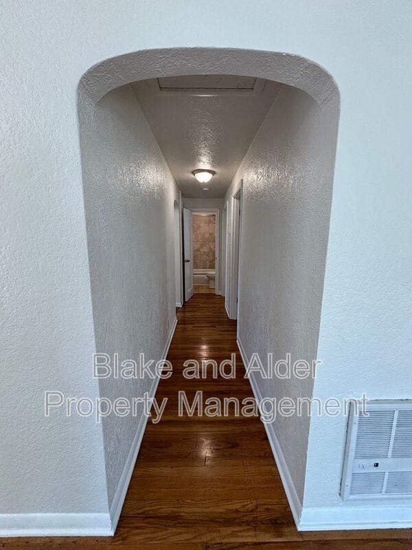 656 Breys Ave Ne - Photo 3 of 16
