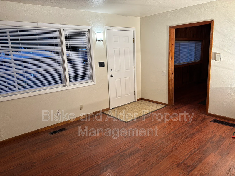 11632 Se Beckman Ave - Photo 2 of 14