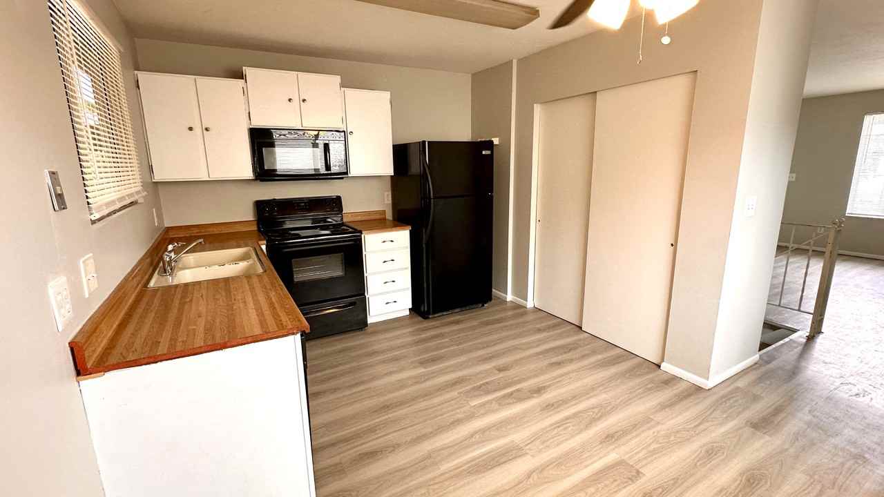 1537 W Ponderosa Ln - Photo 3 of 18