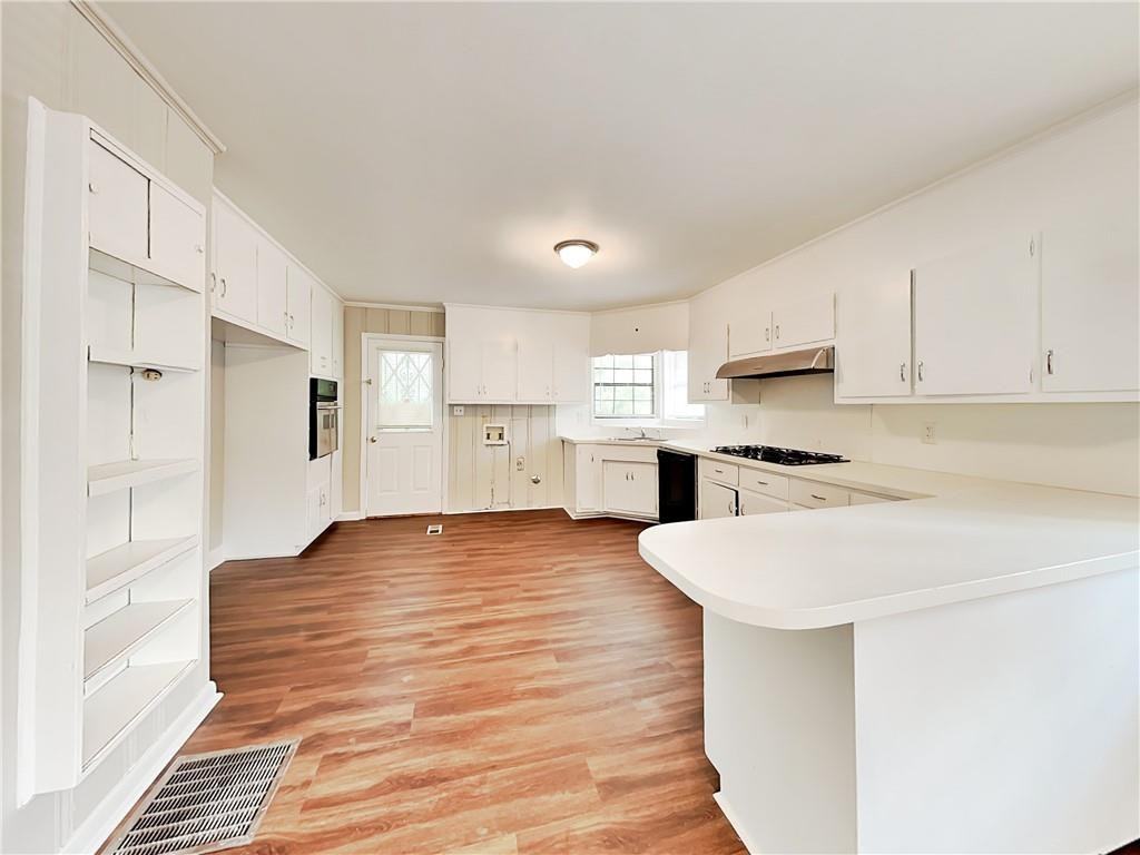 199 Howard St Ne #2 - Photo 2 of 13