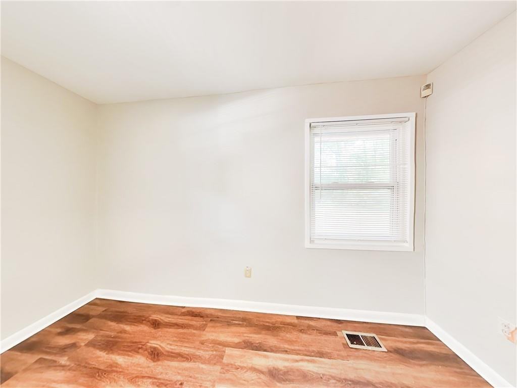 199 Howard St Ne #2 - Photo 4 of 13