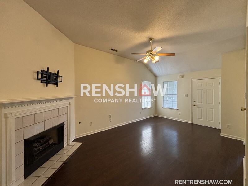 6893 Century Oaks Dr - Photo 3 of 18