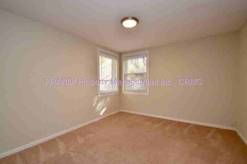 111 Chester Ave #B - Photo 6 of 8