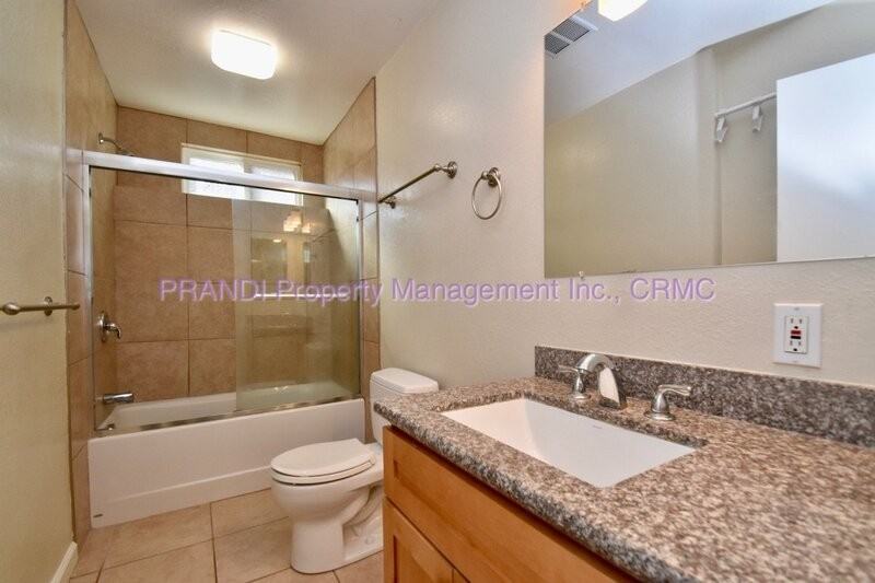 111 Chester Ave #B - Photo 7 of 8