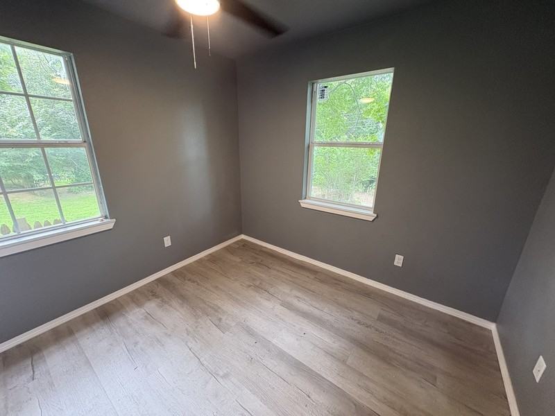 5724 N Frankfort Ave - Photo 5 of 8