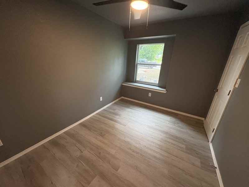 5724 N Frankfort Ave - Photo 7 of 8