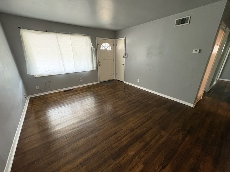 2442 N Pittsburg Ave - Photo 2 of 6