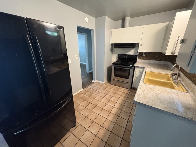 2442 N Pittsburg Ave - Photo 3 of 6