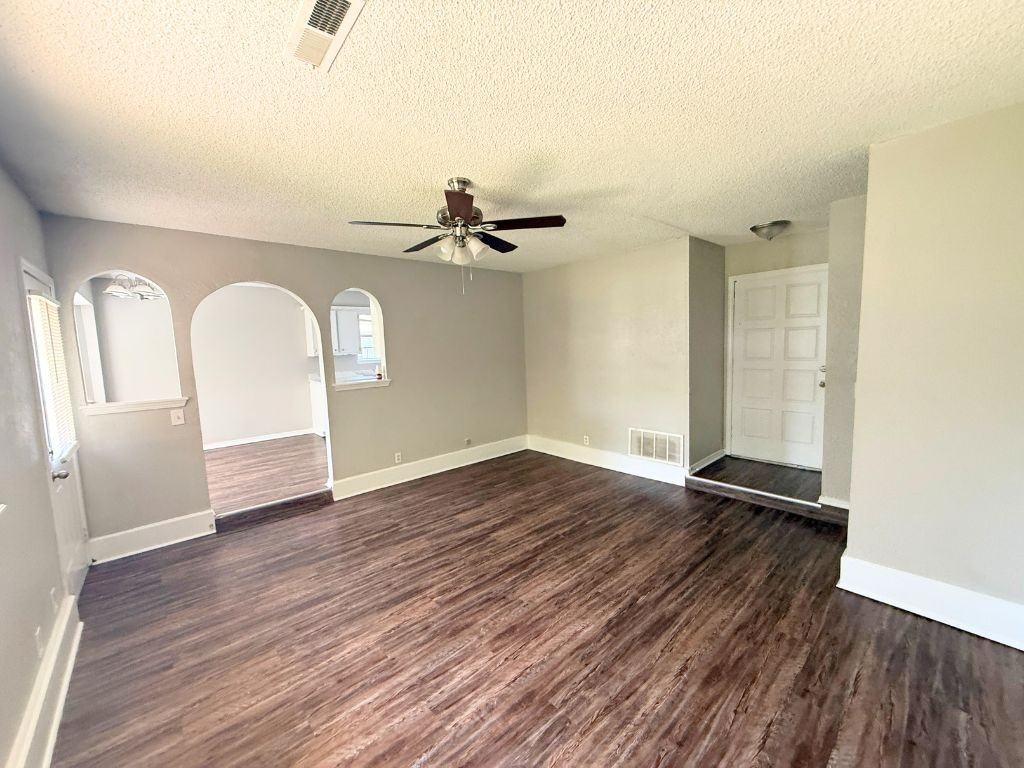 2009 W Fulton St - Photo 3 of 19