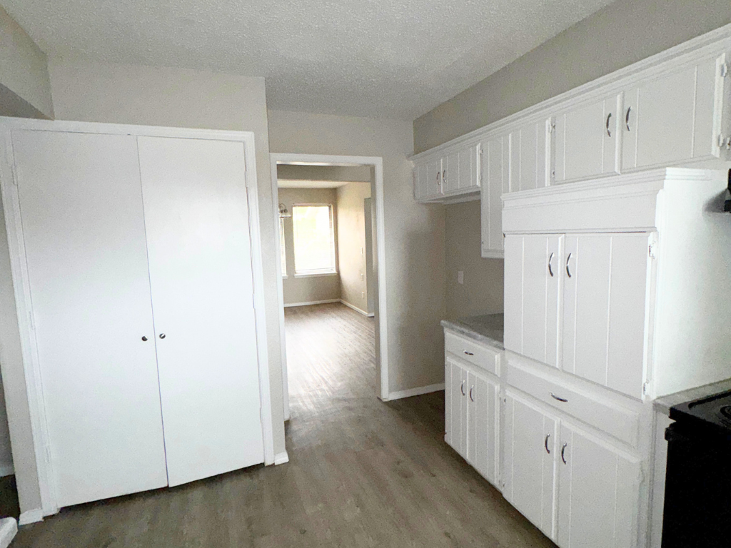 2228 S Whitbourne Pl - Photo 6 of 25