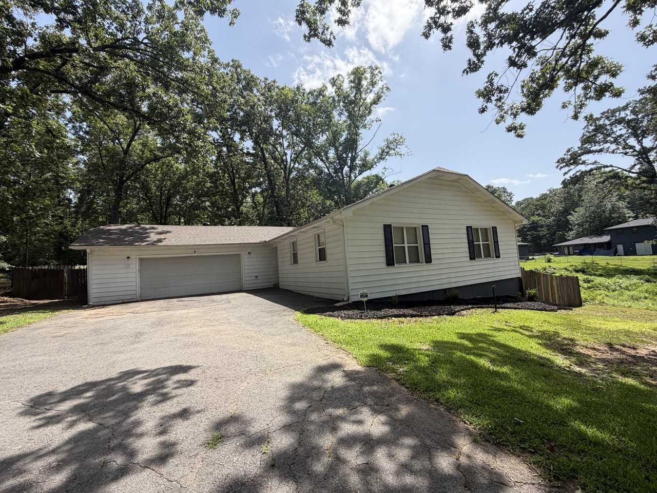 5 Raleigh Ln