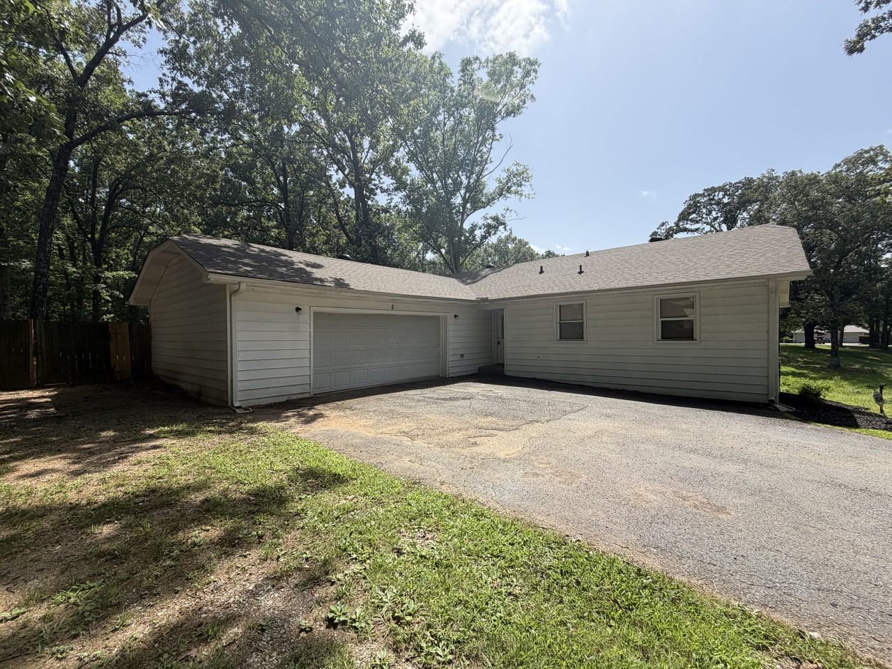 5 Raleigh Ln - Photo 2 of 18