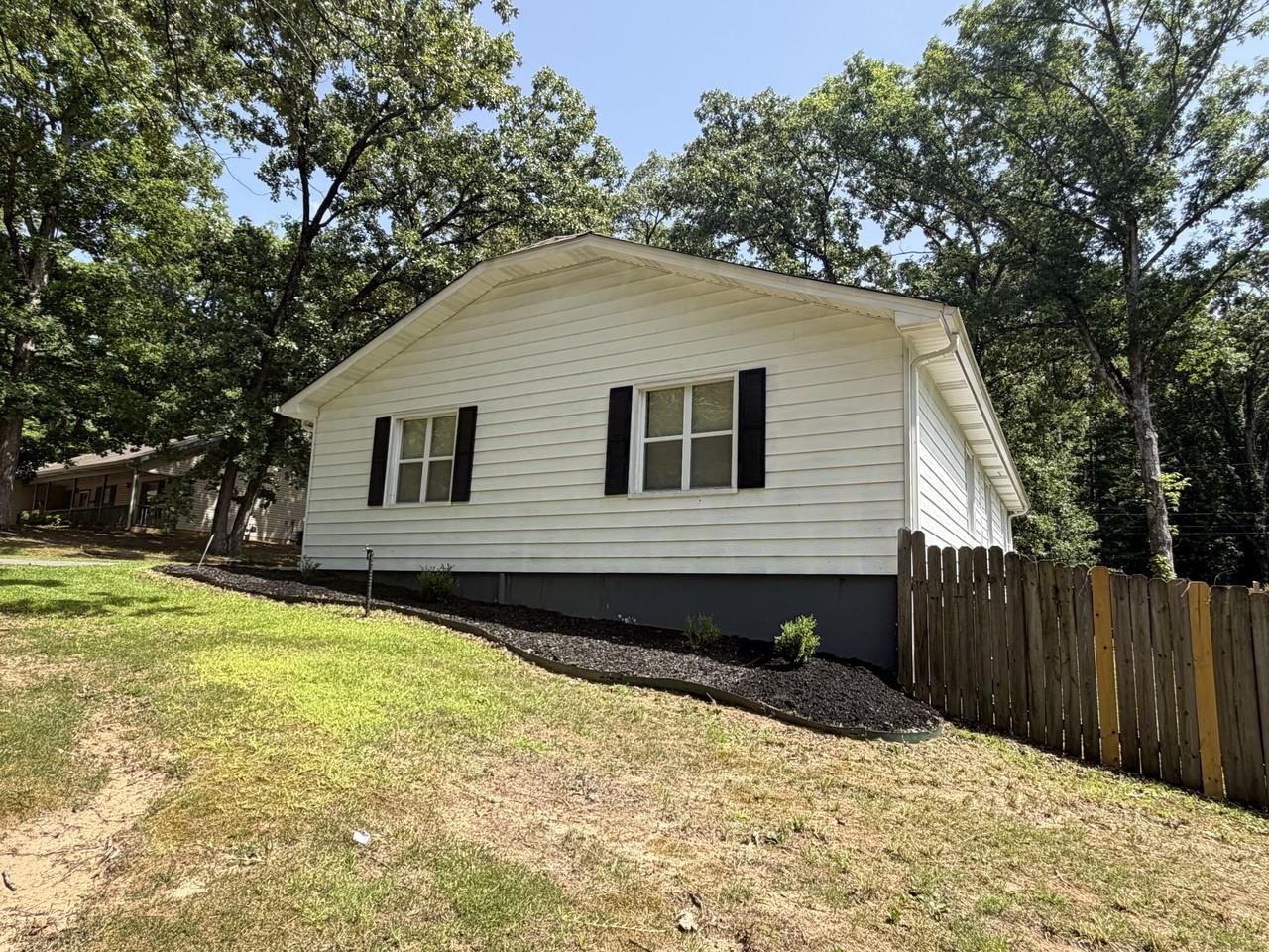 5 Raleigh Ln - Photo 3 of 18