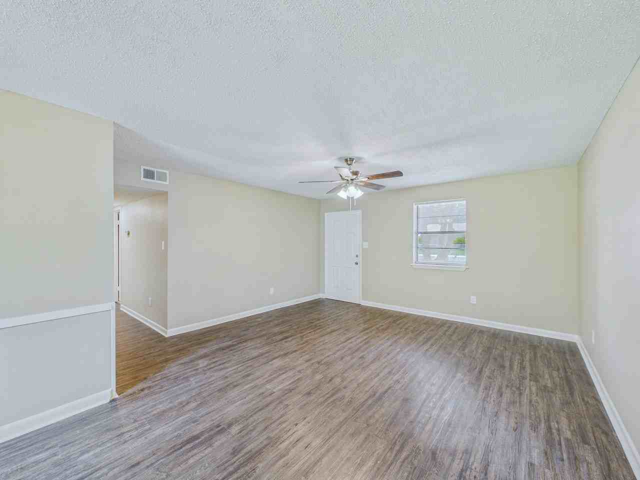 37 Saint John St - Photo 3 of 14