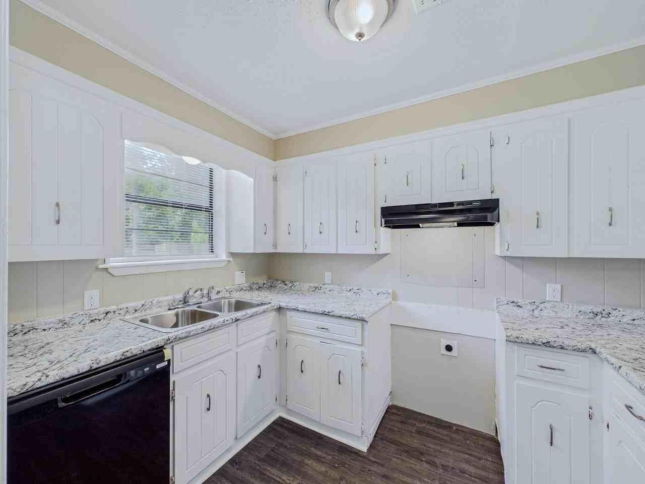 37 Saint John St - Photo 6 of 14