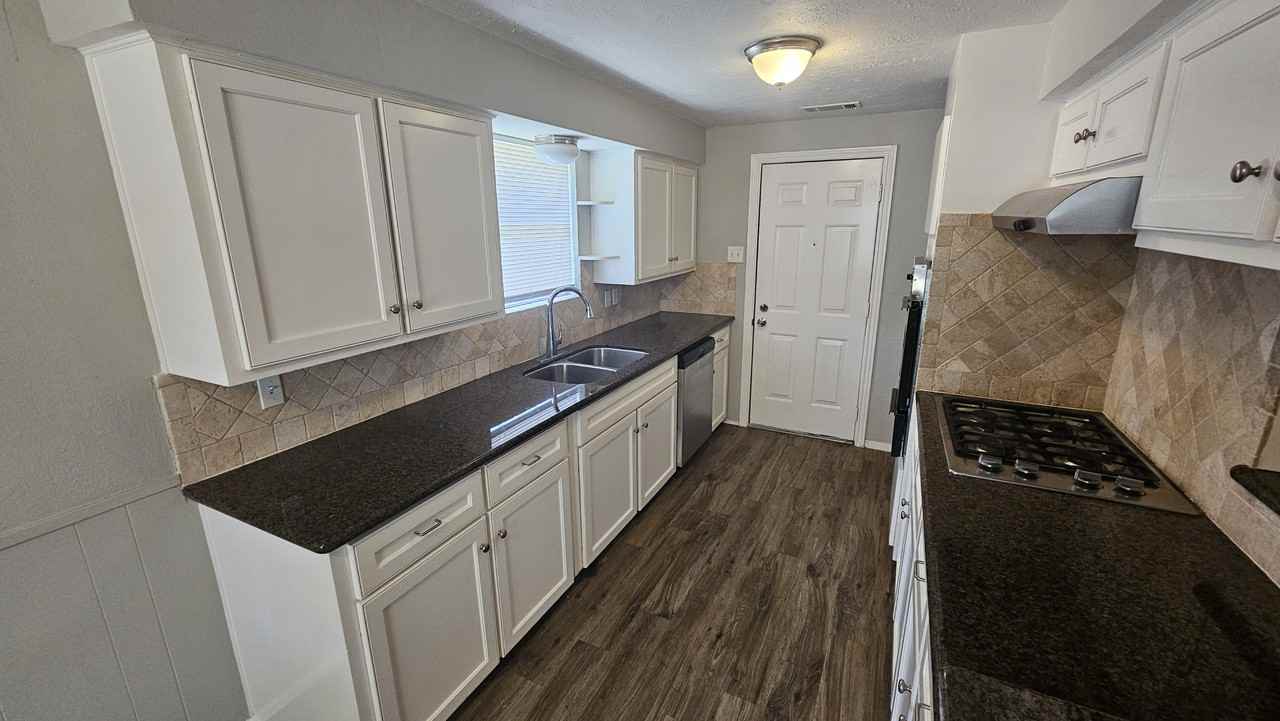 5731 W Airport Blvd - Photo 5 of 25