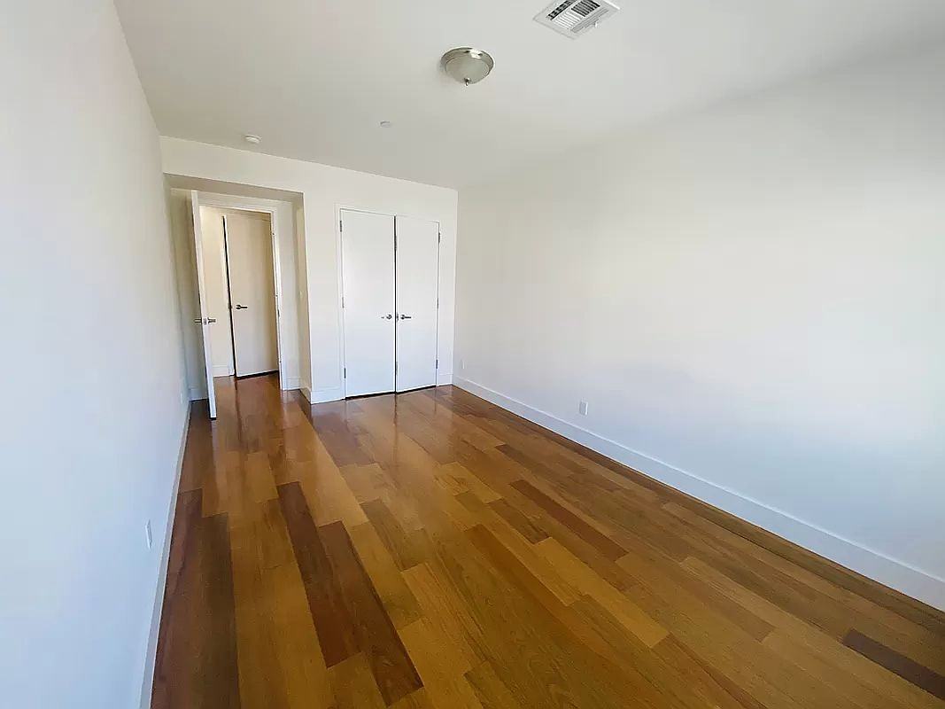 302 96th St - Photo 4 of 6