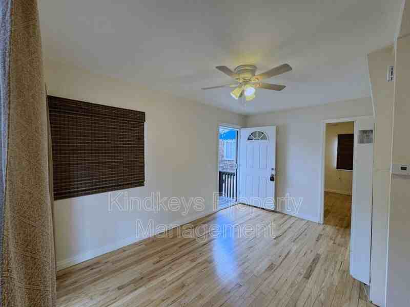 5042 Muir Ave - Photo 4 of 17