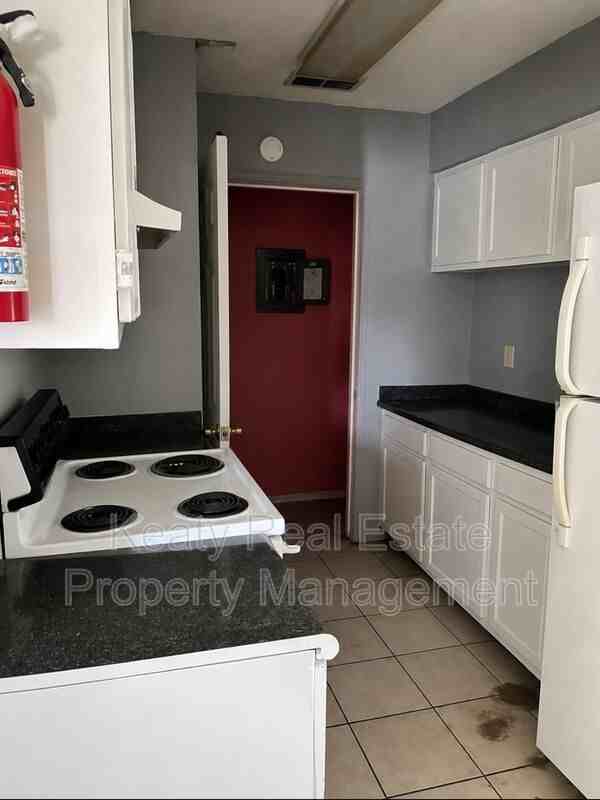 108 Meudon St #B - Photo 4 of 6