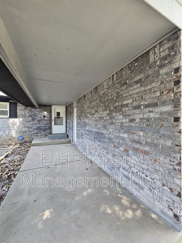 8728 E Arthur Cir - Photo 2 of 32
