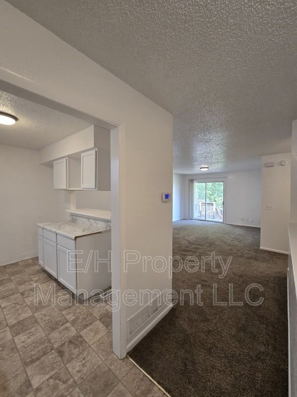 8728 E Arthur Cir - Photo 3 of 32