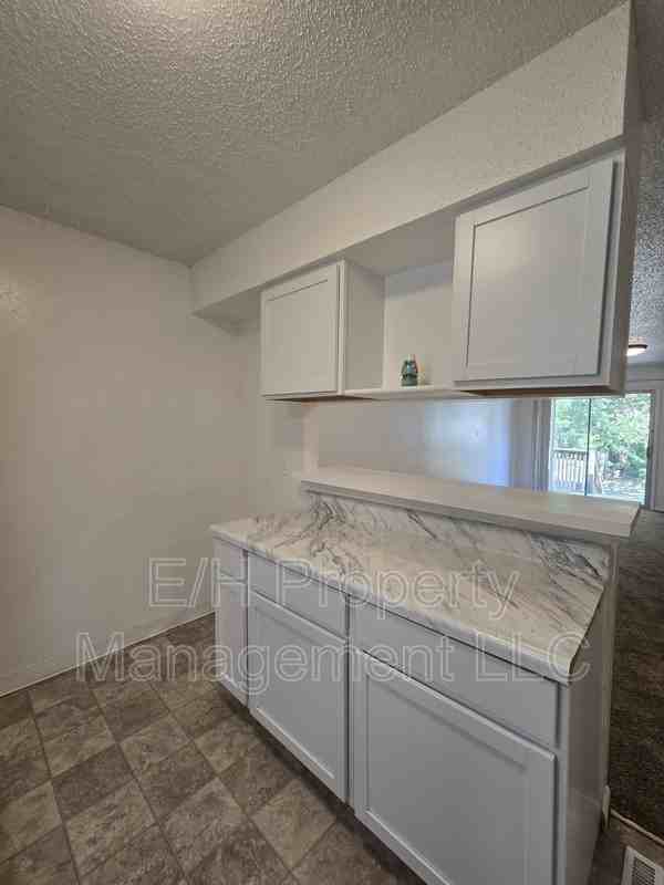 8728 E Arthur Cir - Photo 5 of 32