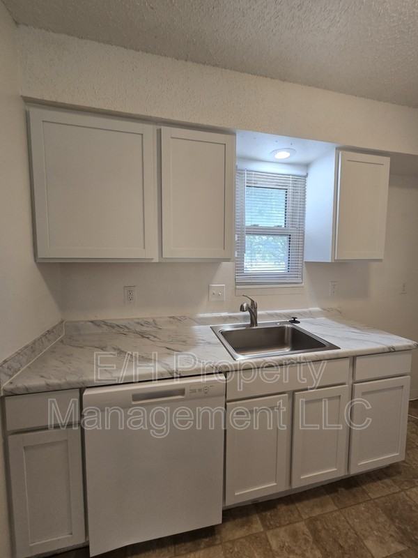 8728 E Arthur Cir - Photo 6 of 32