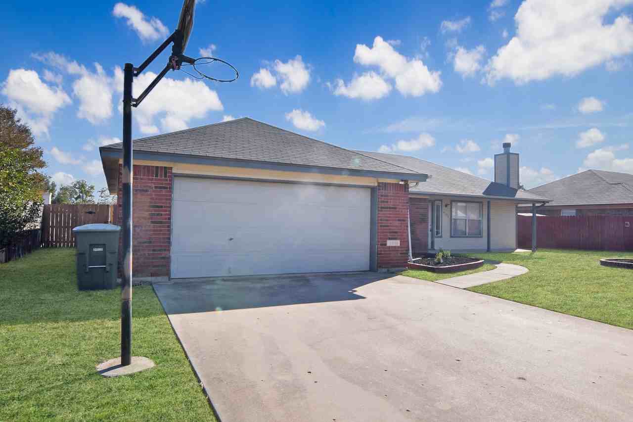 4208 Vicki Dr - Photo 2 of 17