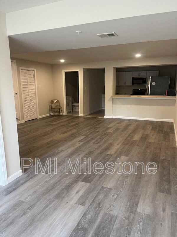 9734 Dumbarton Dr - Photo 5 of 21