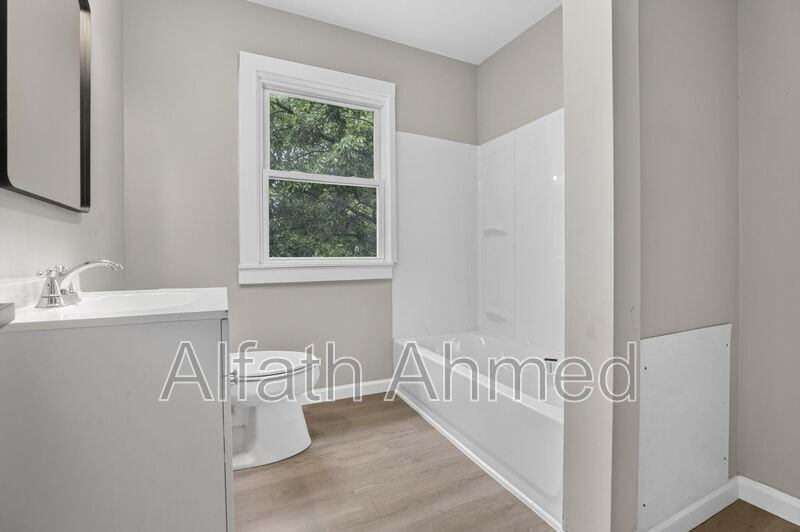 1770 Kent St - Photo 7 of 26