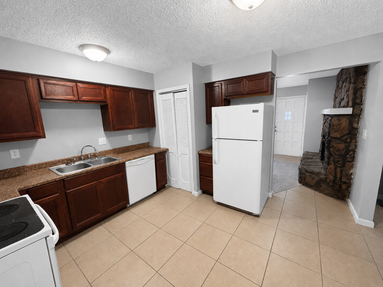 10802 Blue Ridge Blvd - Photo 6 of 13