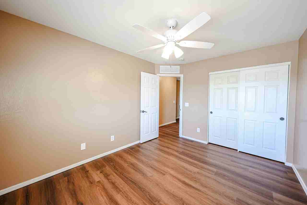 23808 N Tayrien Ln - Photo 4 of 50