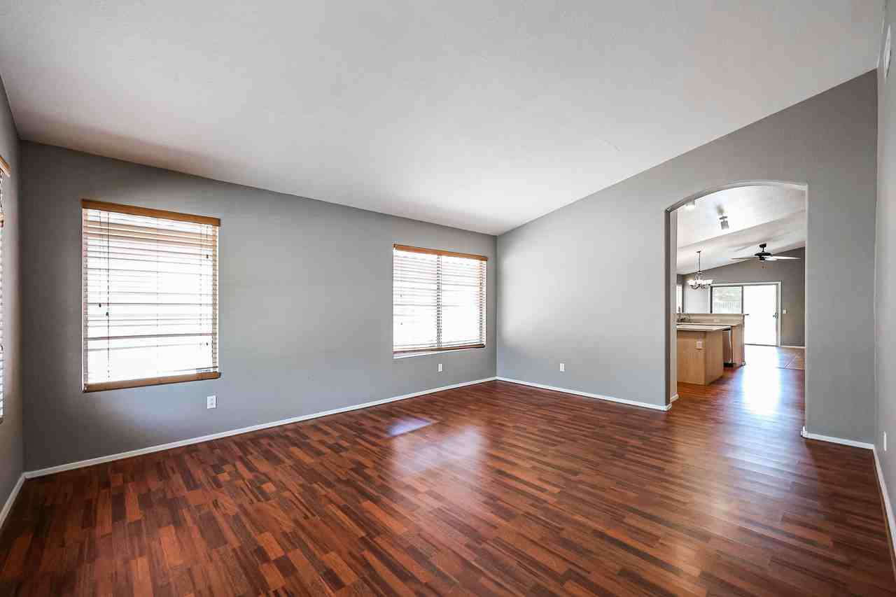 7471 W Lone Cactus Dr - Photo 6 of 27