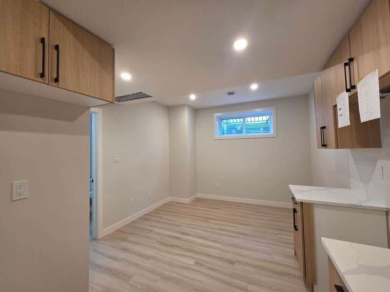 10627 149 St Nw - Photo 4 of 8