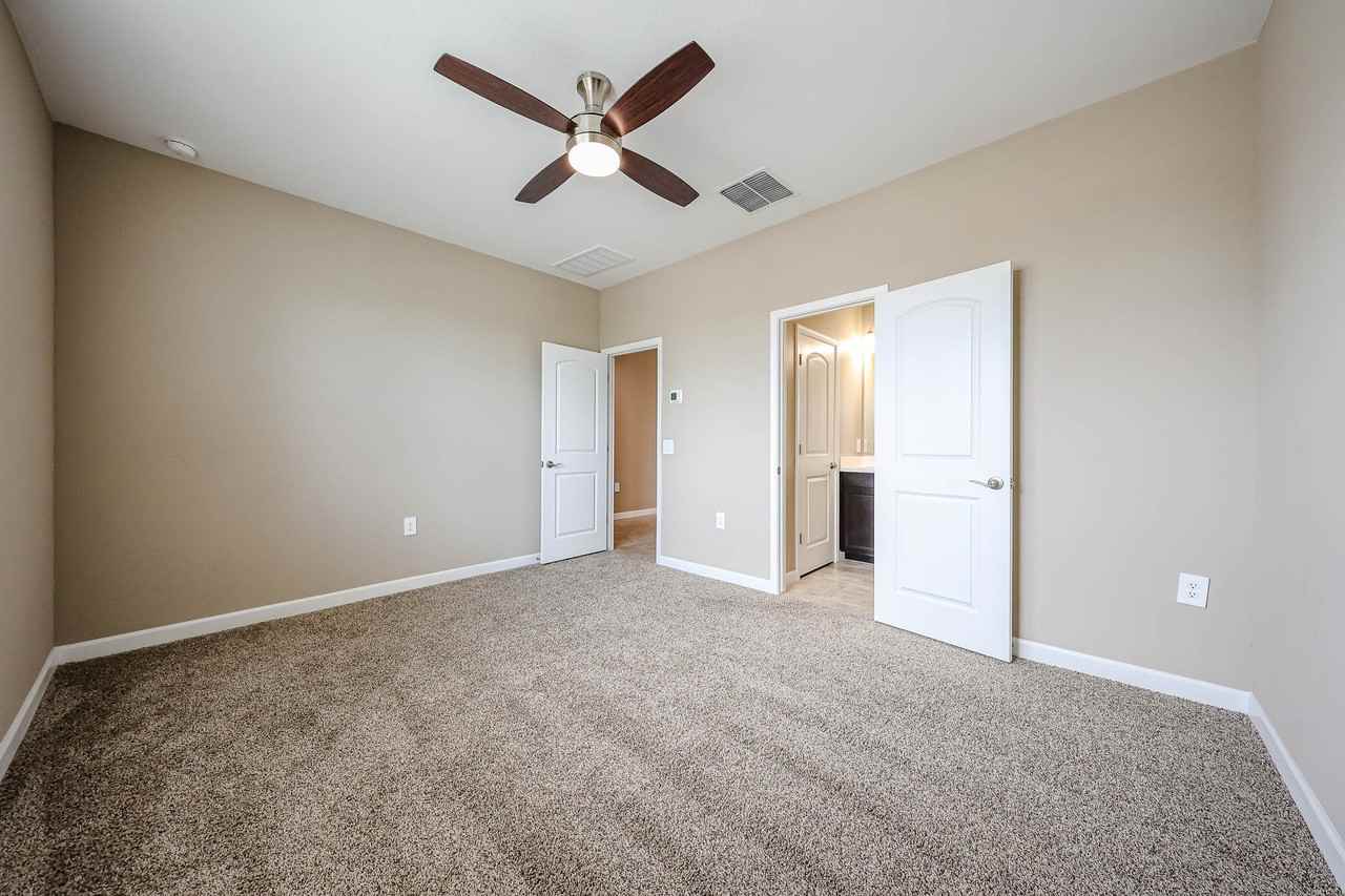 30044 W Avalon Dr - Photo 3 of 37