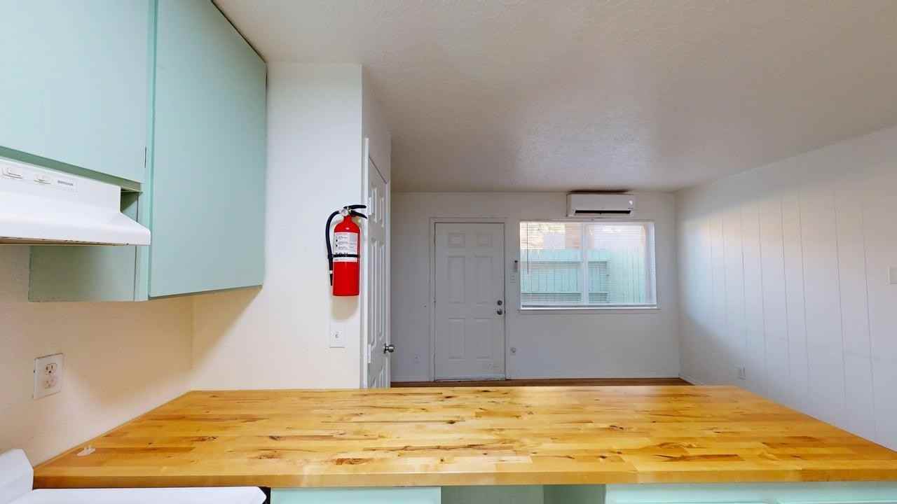 3429 Aztec Rd Ne - Photo 7 of 17