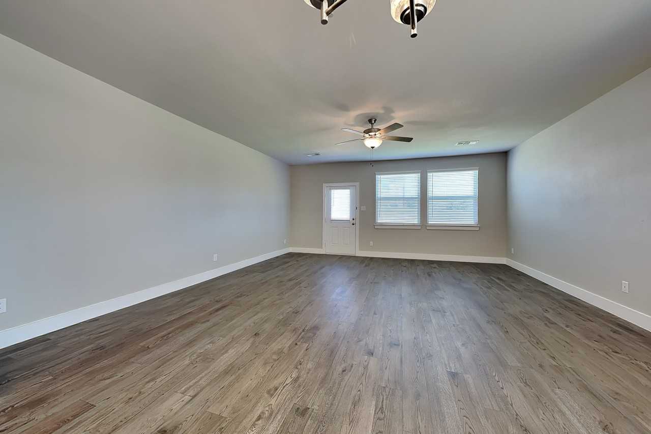 1501 Marvin Gdns - Photo 4 of 17