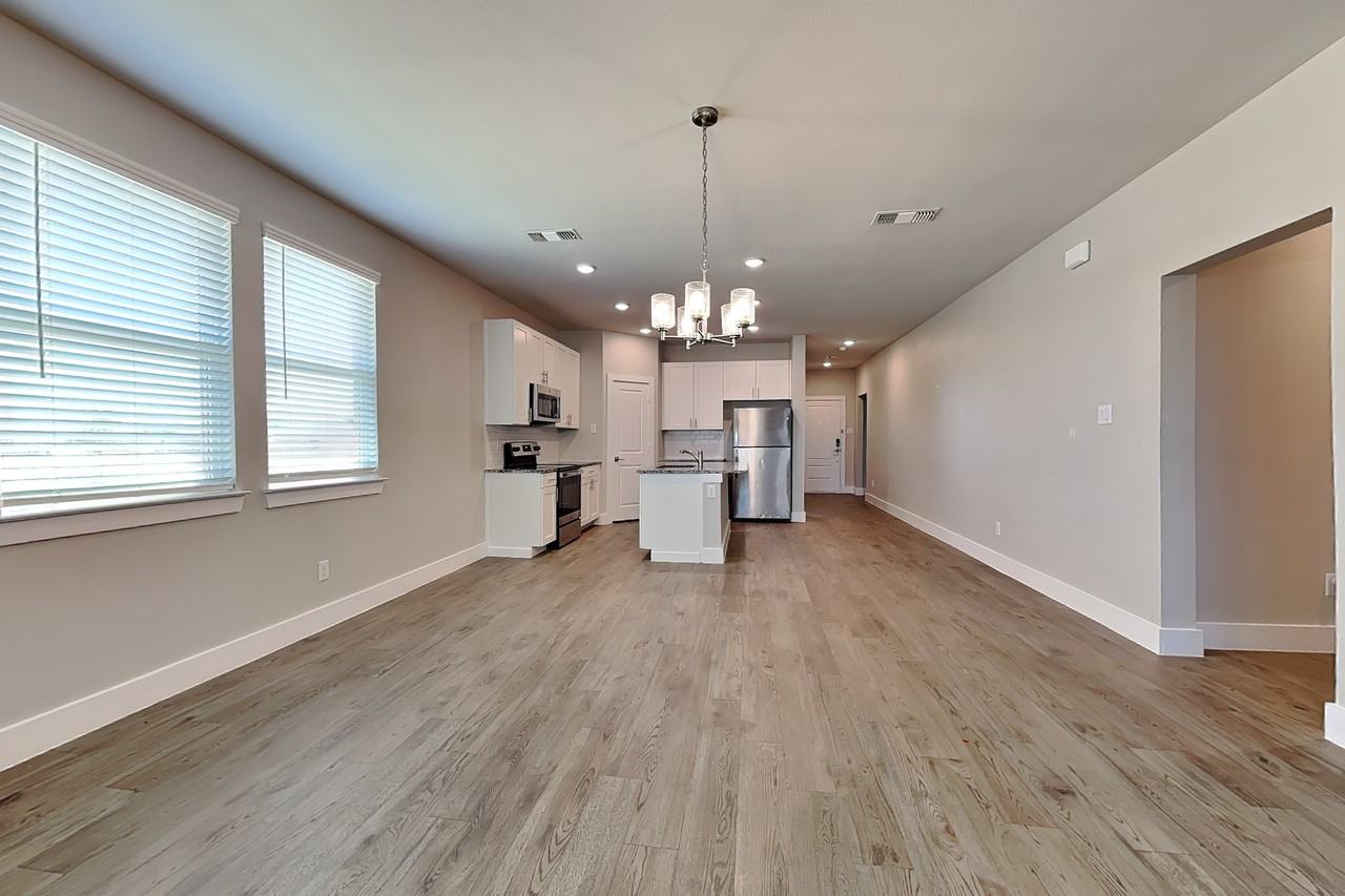 1501 Marvin Gdns - Photo 5 of 17