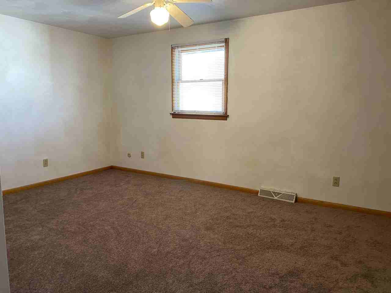 452 Gompers Ave - Photo 4 of 8