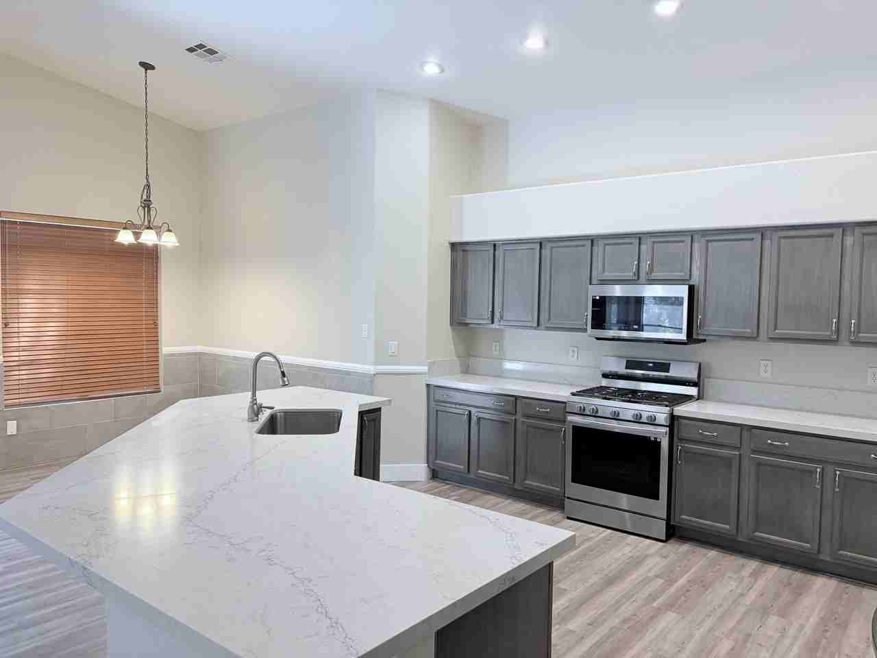 4880 Bazmorda Ct - Photo 3 of 25