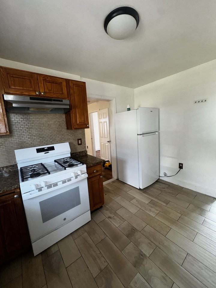 503 Amboy Ave #2 - Photo 3 of 4