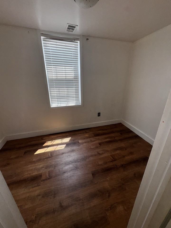 503 Amboy Ave #2 - Photo 4 of 4