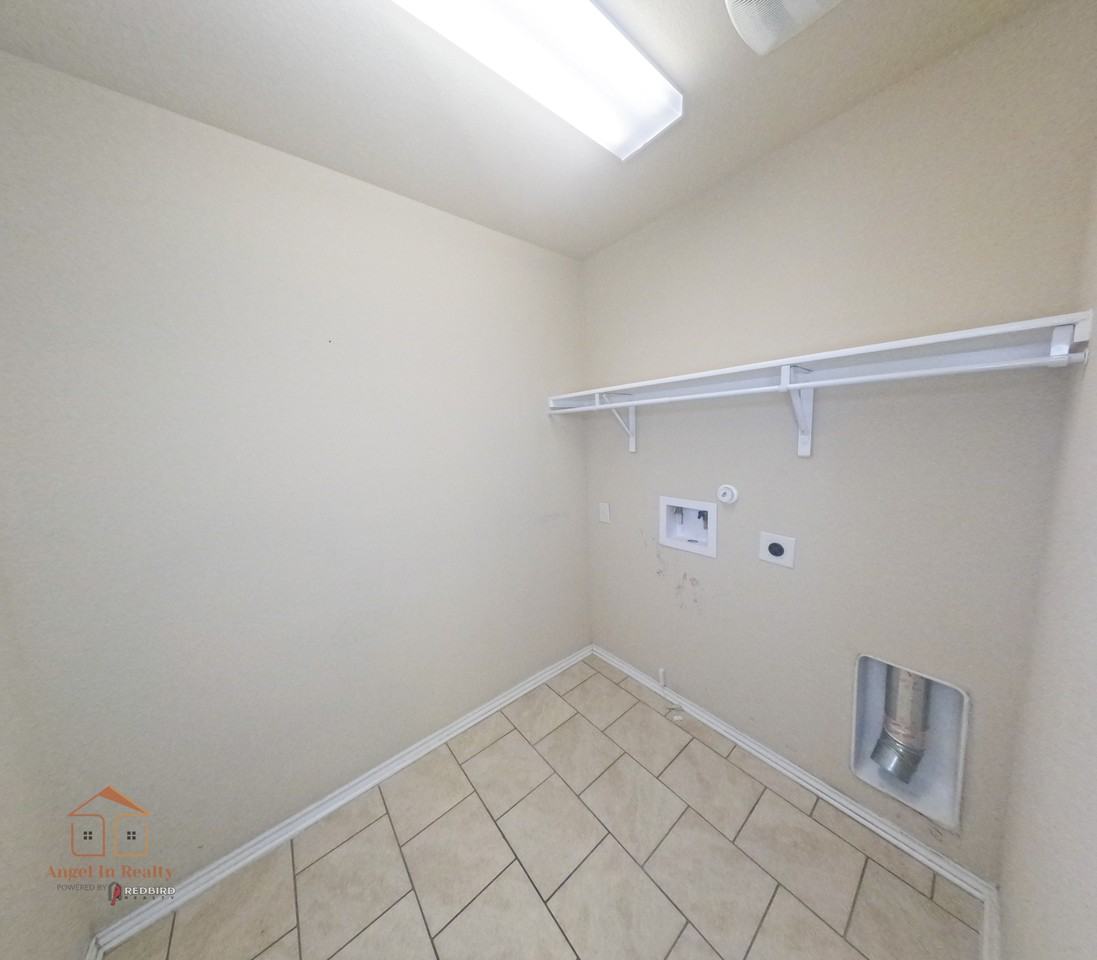 6915 Quantum Loop - Photo 4 of 21