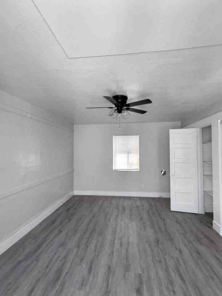 819 S Palos Verdes St #C1 - Photo 3 of 5