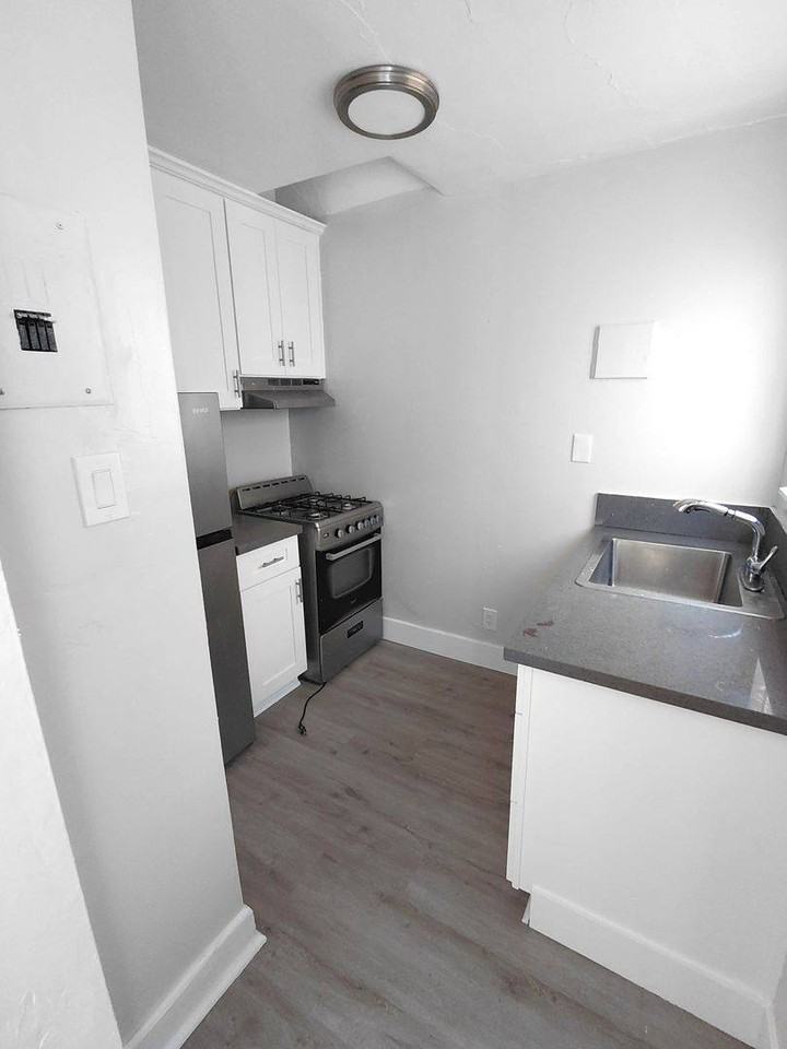 819 S Palos Verdes St #C1 - Photo 4 of 5
